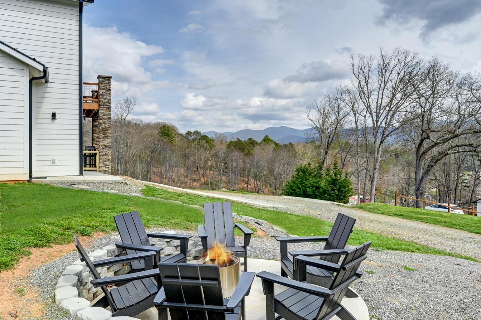 Mon Tresor, Modern Mountain Views With Deck Villa Weaverville Luaran gambar